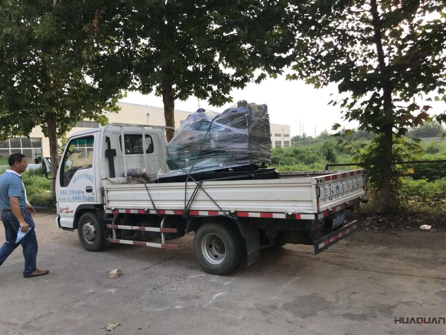 9月11日一臺30kw標(biāo)配型柴油發(fā)電機組發(fā)往廣東