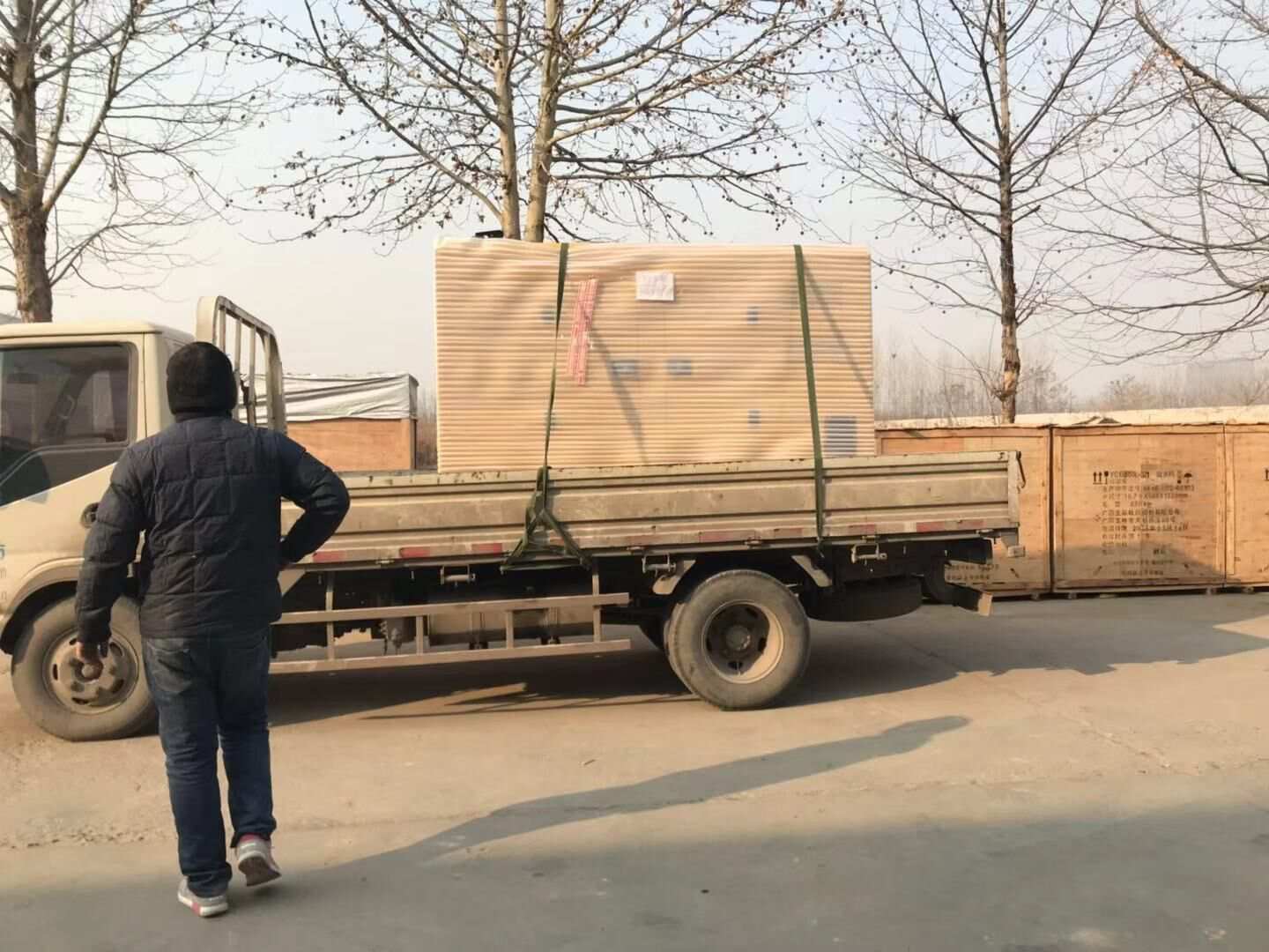 高先生從華全動力采購的30kw標配柴油發電機組于1月4日順利發往陜西省