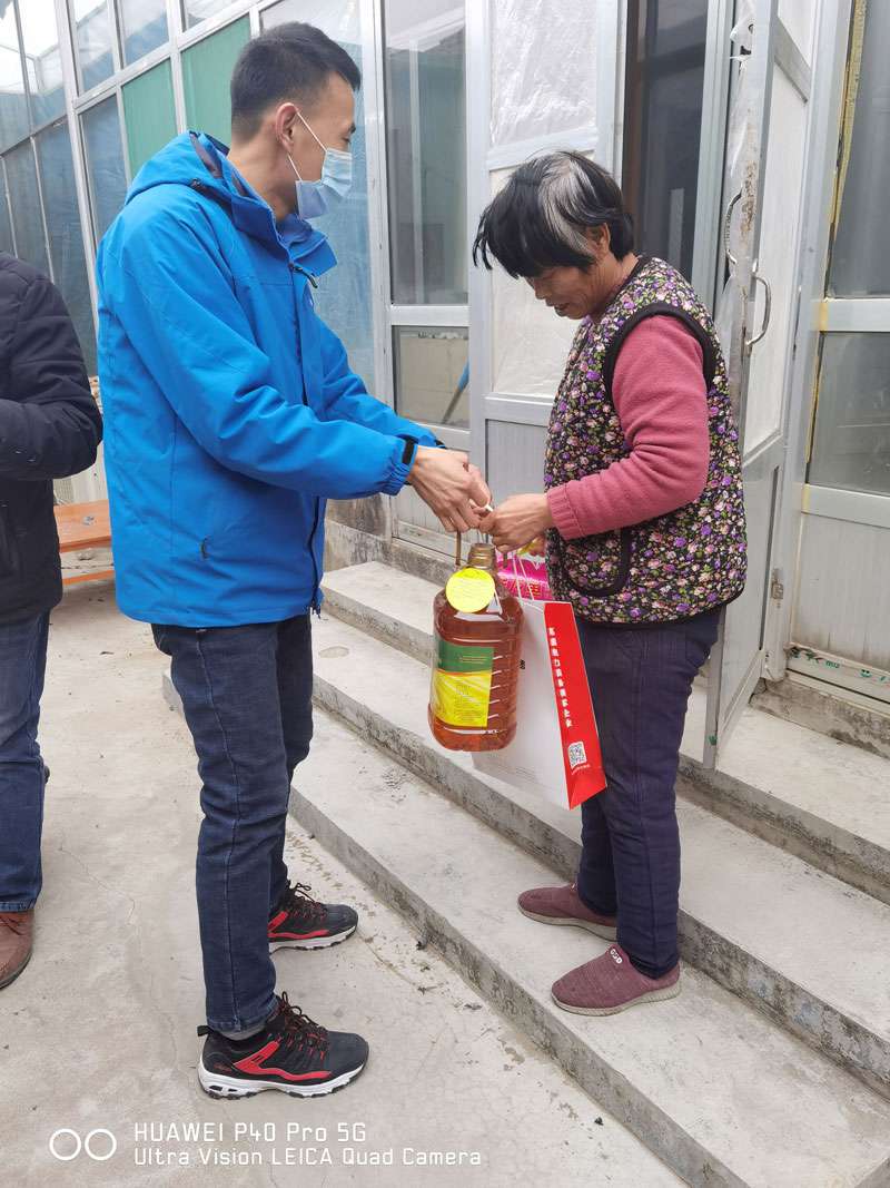 黨建共建促發展，愛心公益顯擔當！華全公司走進永寧官莊村